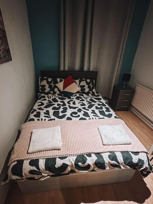 Spacious 3 Bedroom Flat In Stockwell Appartamento
