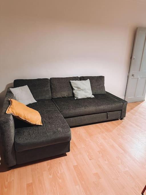 Spacious 3 Bedroom Flat In Stockwell Appartamento