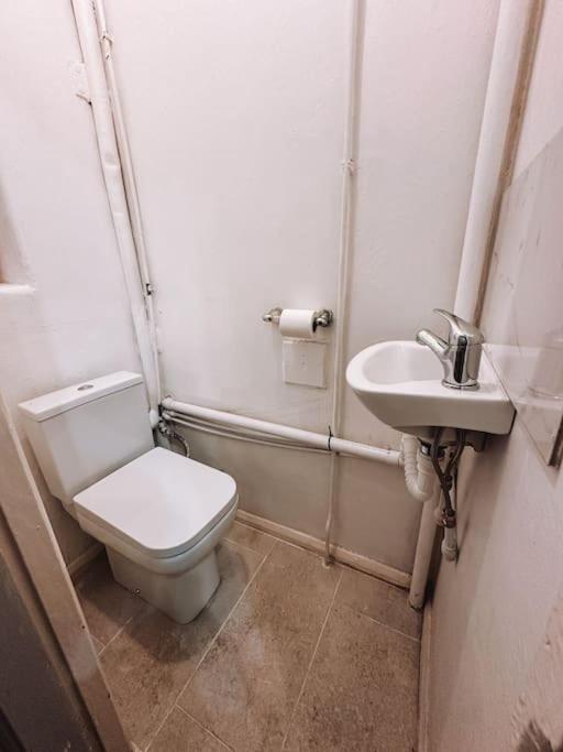 Spacious 3 Bedroom Flat In Stockwell Londra