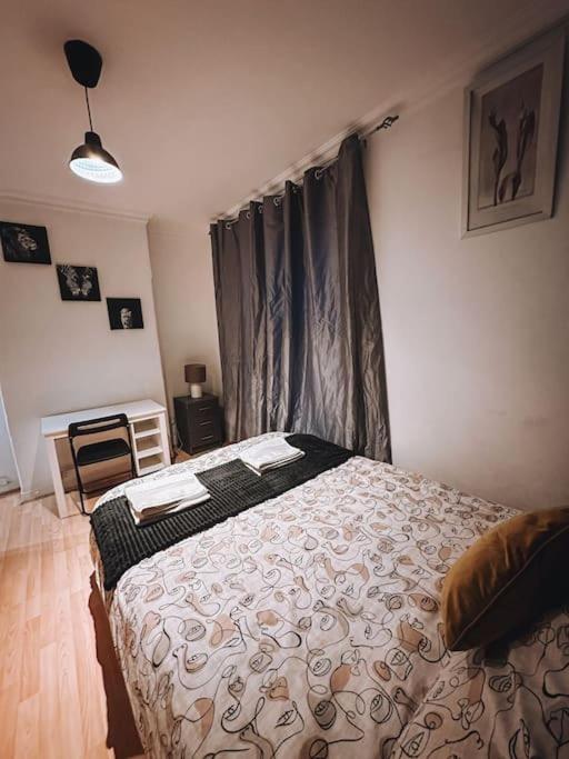 Spacious 3 Bedroom Flat In Stockwell Appartamento